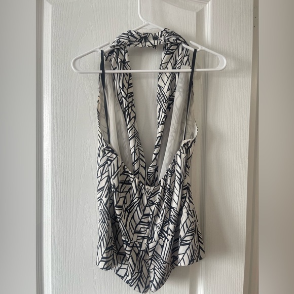 Gorgeous & Stylish Fancy Halter Top - Picture 2 of 6